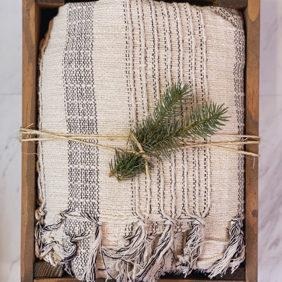 Blanket in a box! - Picture 1 of 1